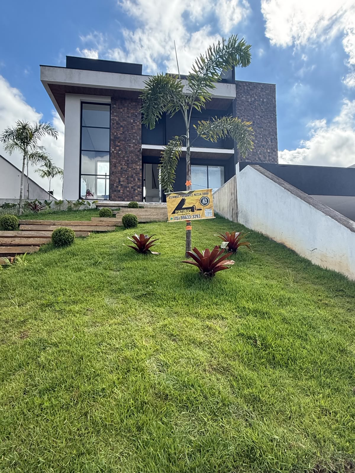 Residência Moderna com Pedra